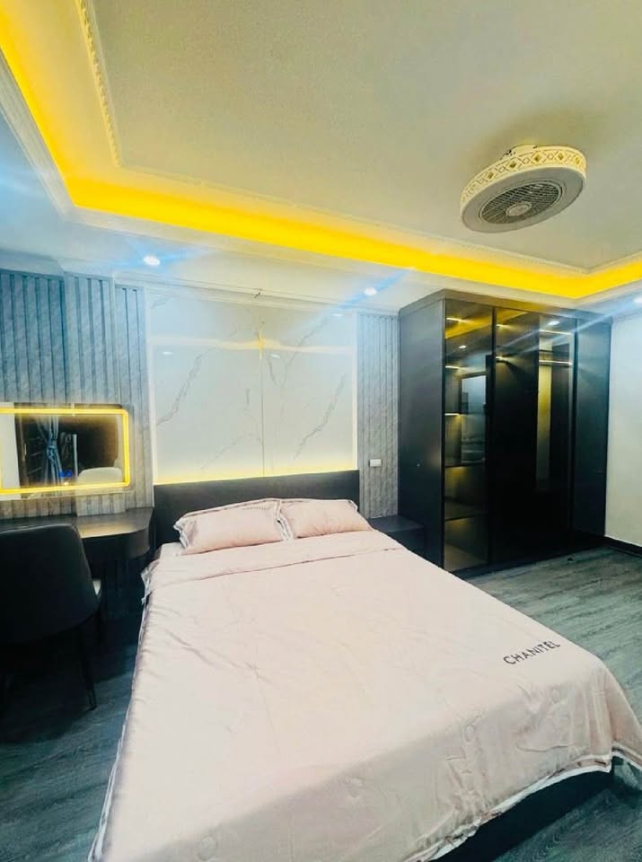 Hàng Hiếm. Chính chủ gửi bán căn nhà Khu đô thị Linh Đàm - Hoàng Mai - Hà Nội - Diện tích 40m2. Giá 8.tỷ